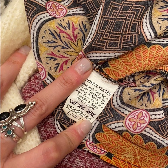 • 70’s VTG • Paisley Print Blouse • - Picture 5 of 6